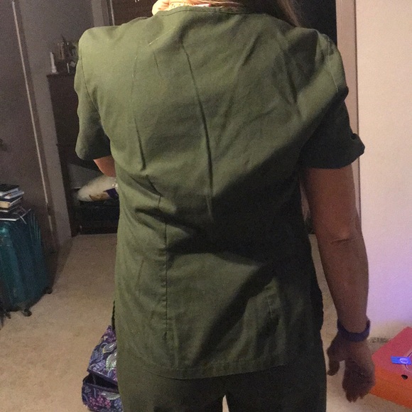 Army green scrub top - Picture 2 of 2